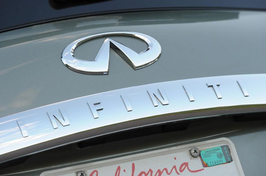  Infiniti QX56 2012 года  (фото 50 из 64)